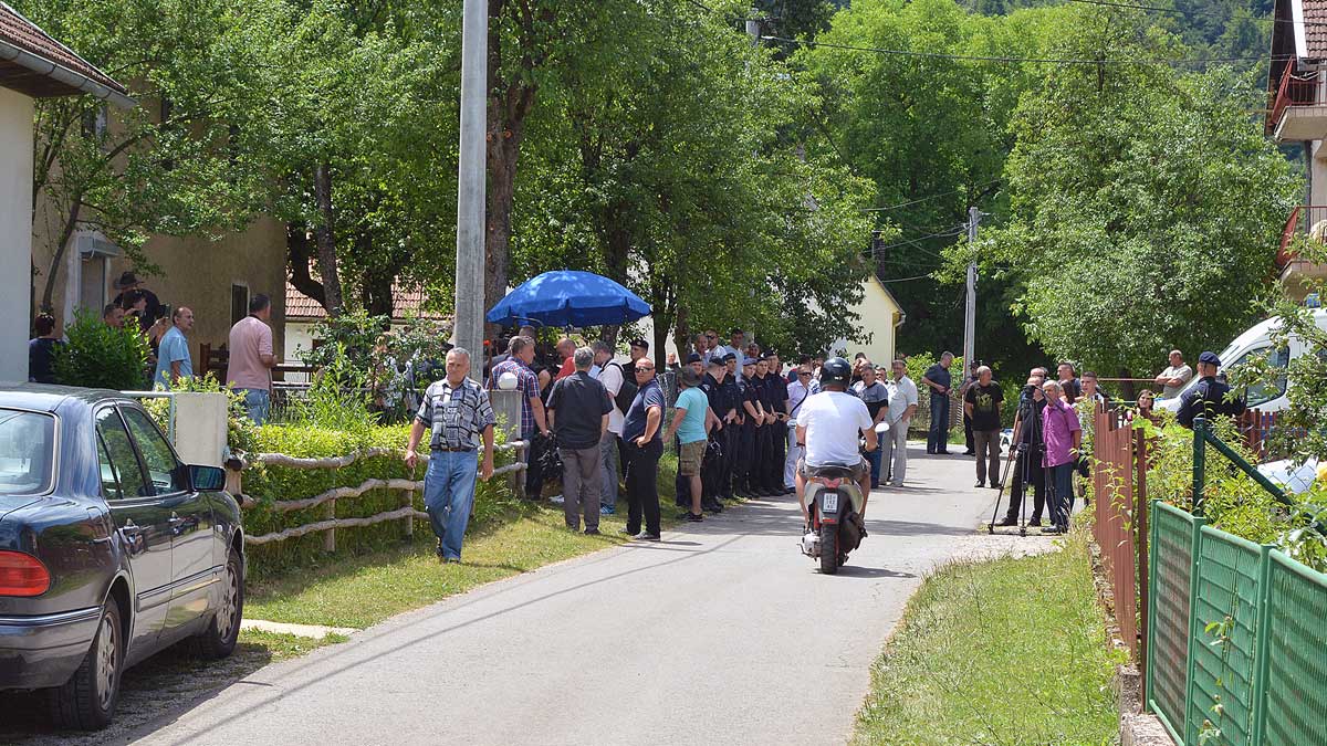 U Otočcu još jedna osoba pozitivna, tamo je većina zaraženih bila u kuglani