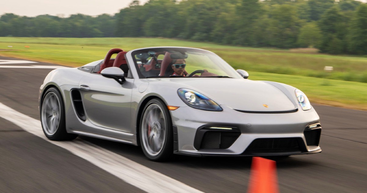 VIDEO Šesnaestogodišnjakinja u Porscheu slalom odvozila najbrže na svijetu