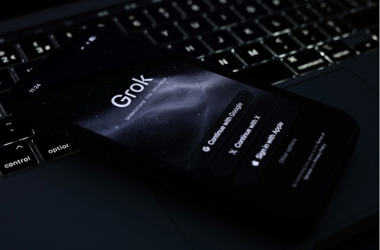 Musk kaže da će preimenovati SpaceXAI
