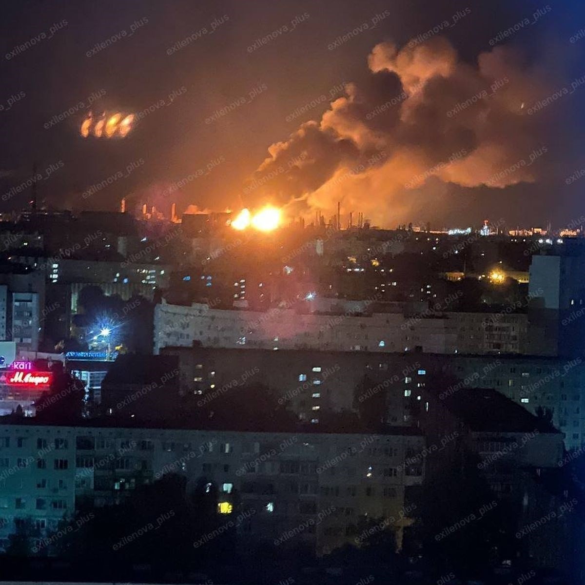Ostaci ukrajinskih dronova izazvali požar u ruskoj rafineriji, zatvorena je