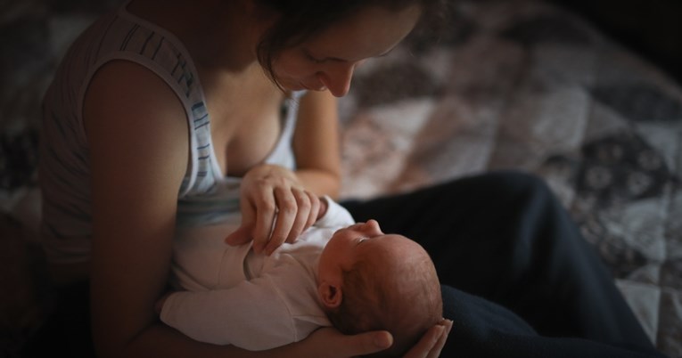 Mnoge žene imaju problema s dojenjem. Znanstvenici se počinju pitati zašto
