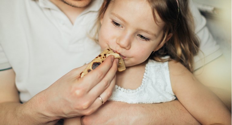 Mali izbirljivci: Treba li djecu tjerati da pojedu sve s tanjura?