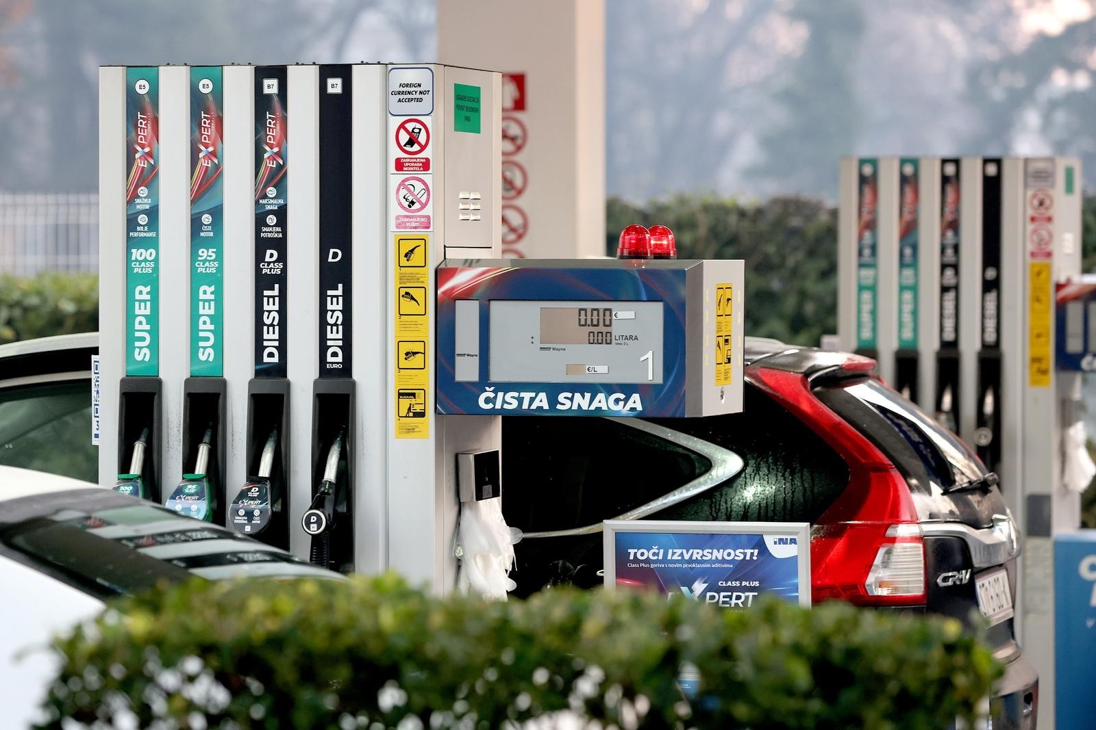 Od ponoći nove cijene goriva