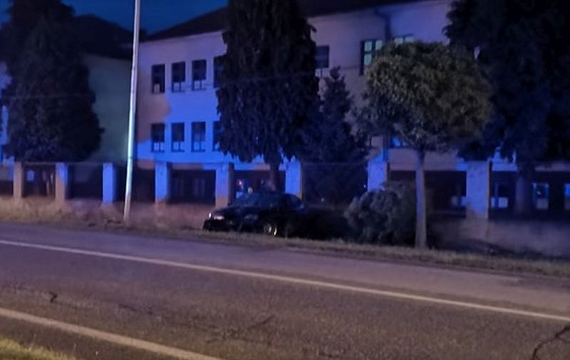 Prometna nesreća u Bjelovaru, autom otkinuo drvo