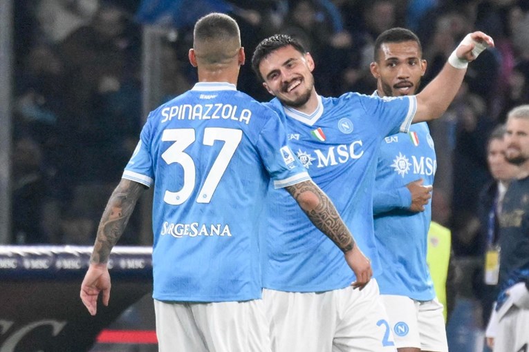 VIDEO Napoli pobijedio Torino i došao na bod od Milana. Igrali Vlašić i Kulenović