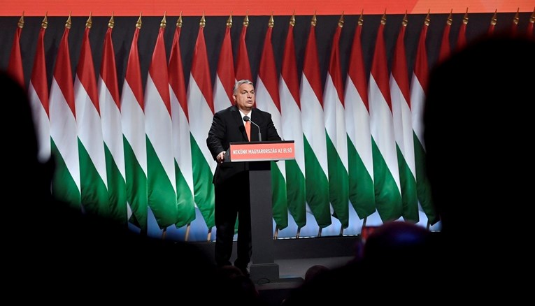 Mađarsku čekaju napeti izbori, ujedinjena oporba vodi