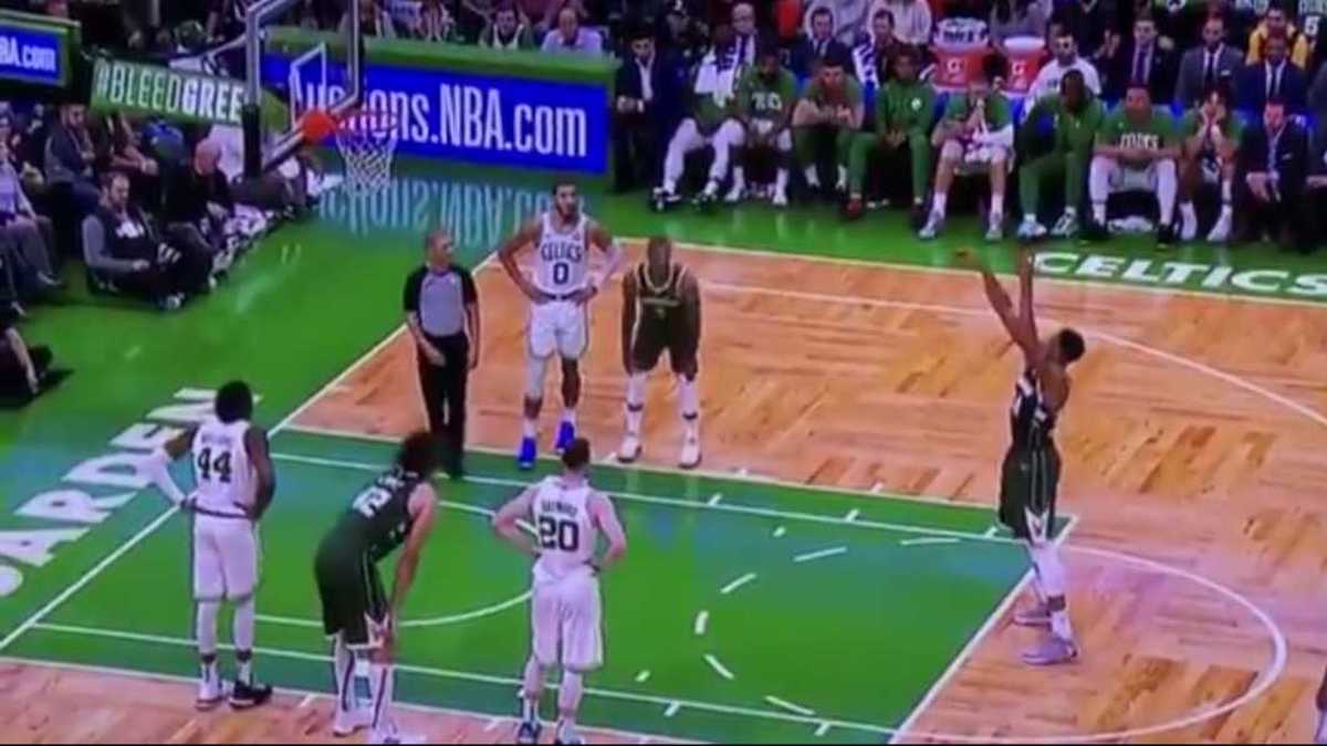 Giannis dva puta zaredom bacio airball i postao hit