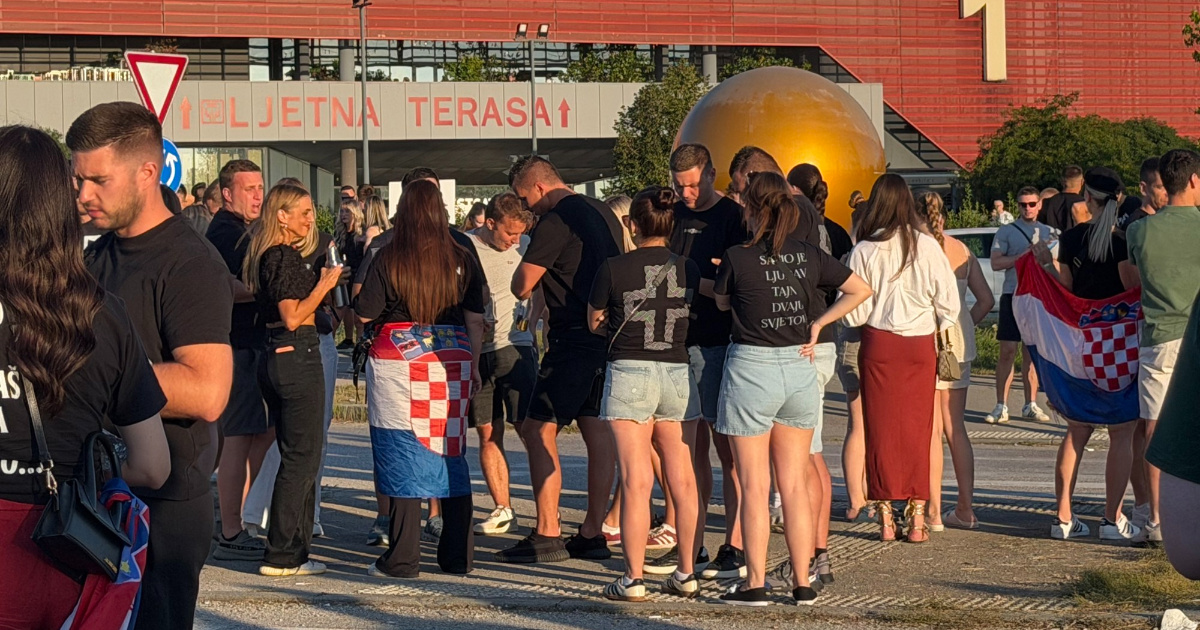Kod Westgatea nastale gužve i veliki redovi za autobus zbog Thompsona u Zaprešiću