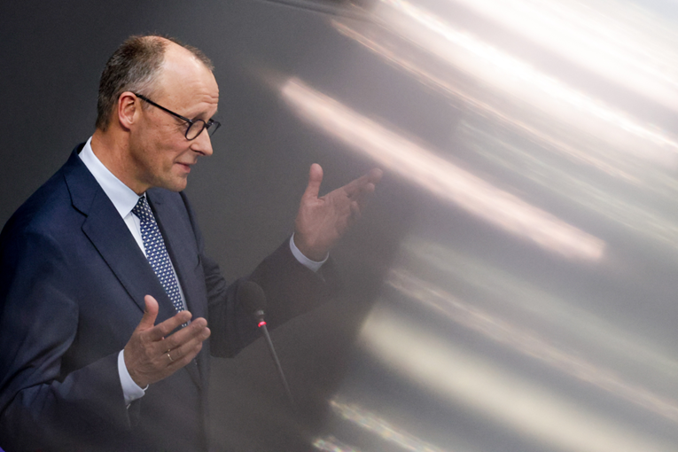 Merz: Imamo eksploziju nasilja u našem društvu. Svi znamo odakle to nasilje dolazi