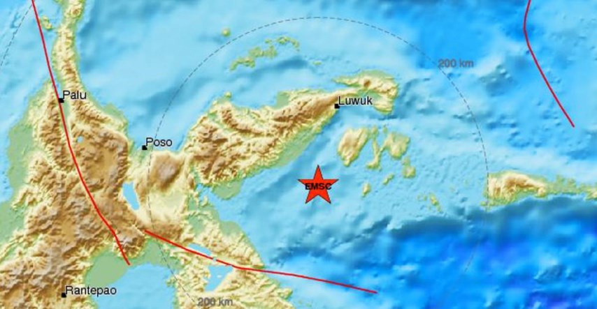 Snažan potres pogodio otok u Indoneziji. Izdano upozorenje za tsunami