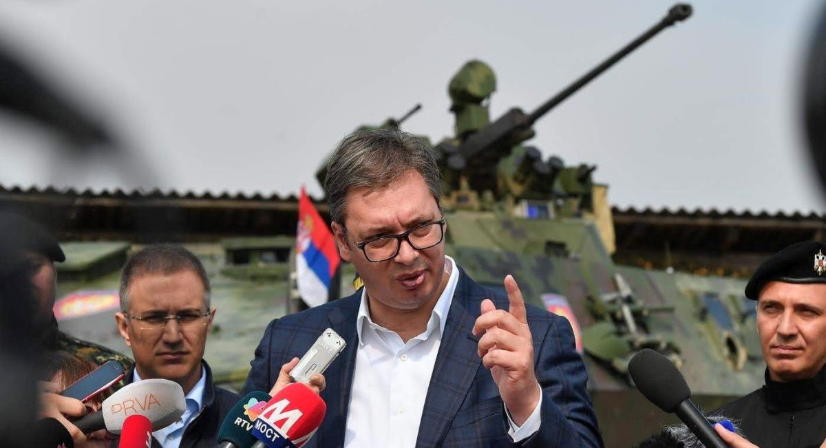 Vučić: Skandiraju "Vučiću pederu", a dali smo brdo para Zvezdi i Partizanu
