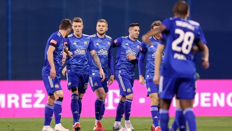  DINAMO - RIJEKA 2:0 Sjajni Dinamo rutinski slomio Rijeku za prvo mjesto 