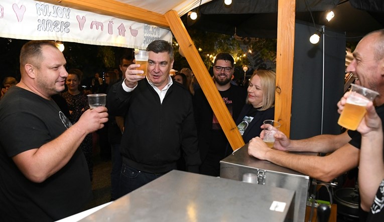 FOTO Milanović na festivalu piva u Sisku