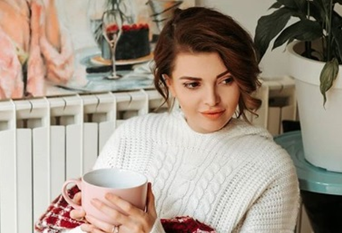 Ella Dvornik se fotkala u novom stanu, detalj iza nje ukrao svu pažnju
