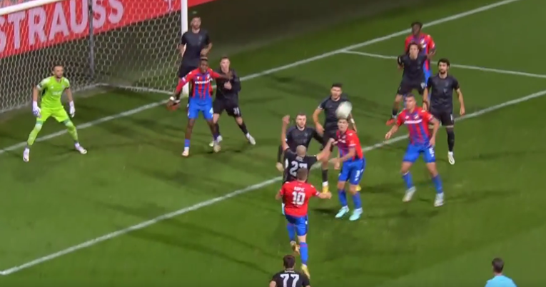 Pogledajte kakav je penal dosuđen protiv Dinama u Češkoj