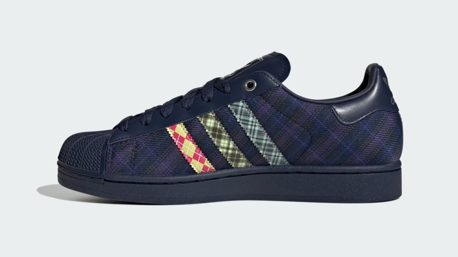 Želimo nove adidas Superstar, majstorski razbijaju jesensko sivilo