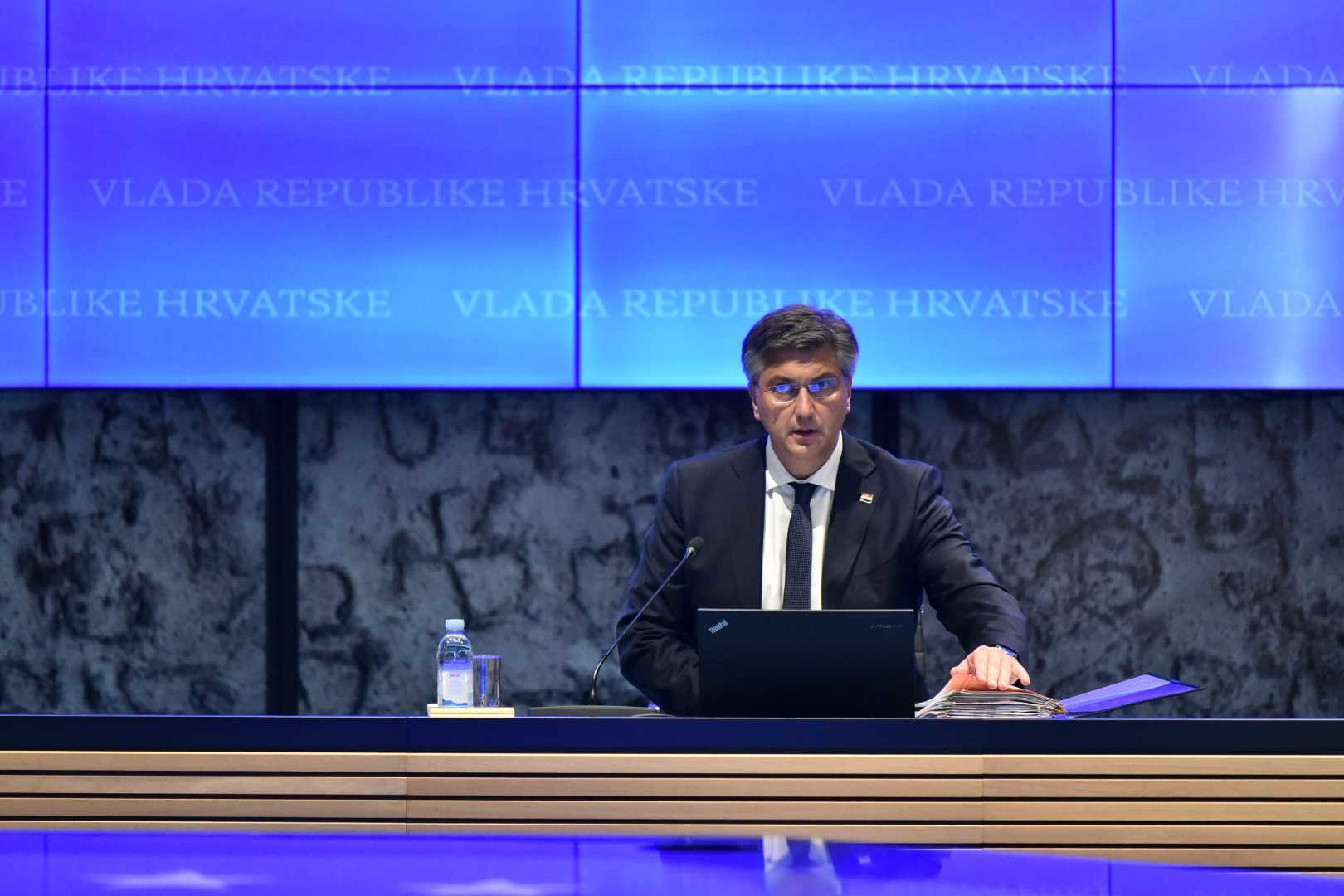 UŽIVO Plenković na vladi: Treba pozvati na oprez, pratimo stanje s koronom