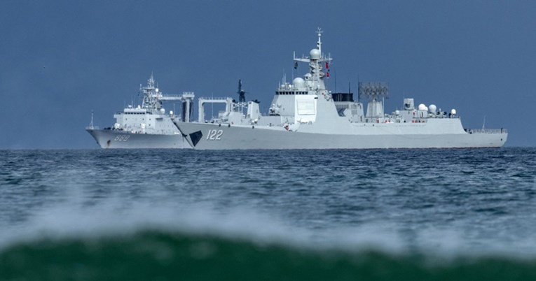 VIDEO Kineska obalna straža spasila filipinsku posadu u Južnom kineskom moru