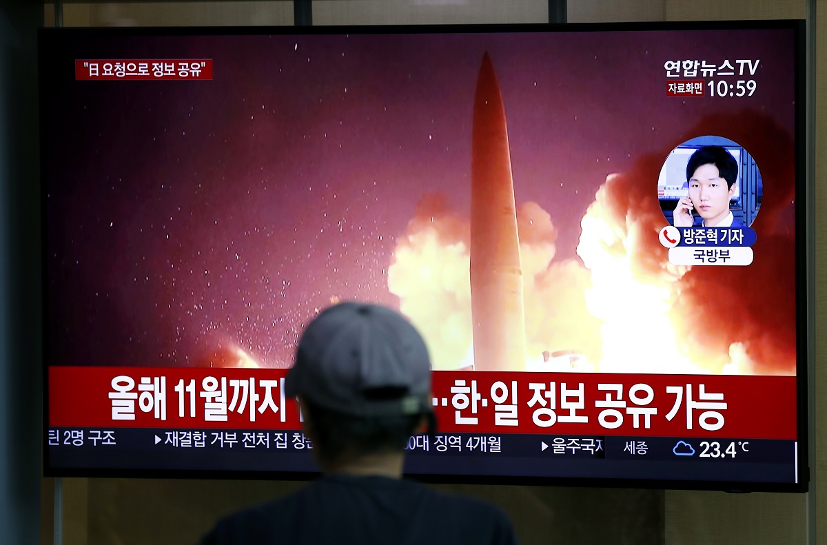 Sjeverna Koreja ispalila dva nepoznata projektila pored svoje obale