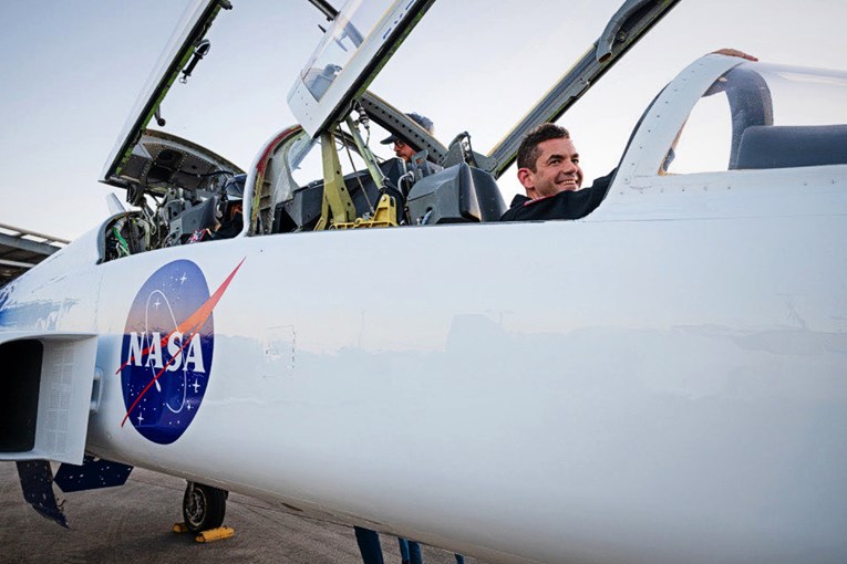Novi šef NASA-e je milijarder. Već je provozao Trumpovog sina u borbenom avionu