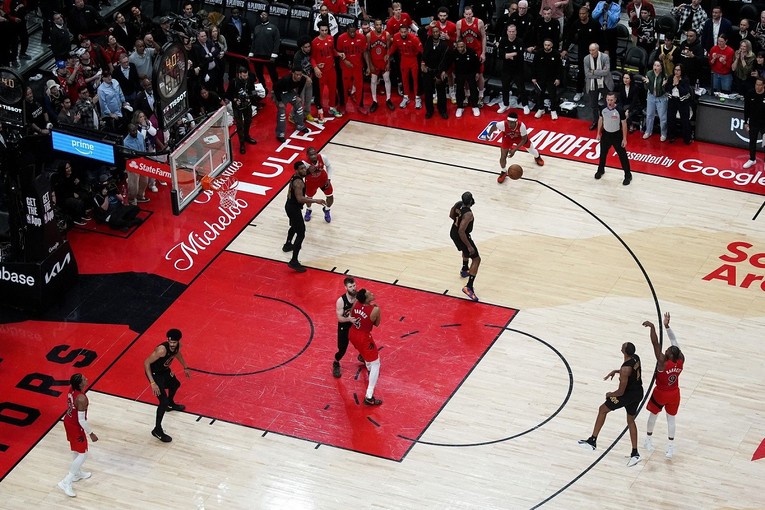 Drama u Torontu: Raptorsi izborili majstoricu tricom u zadnjoj sekundi produžetka