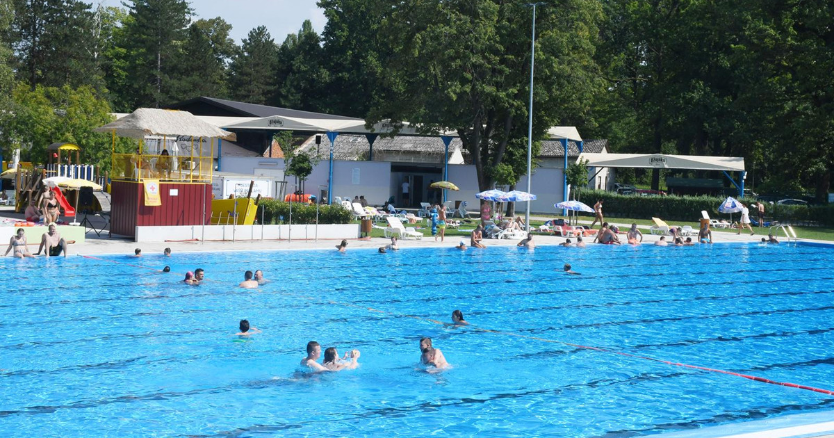 Siščane naljutilo novo pravilo na bazenu. Stiglo pojašnjenje: "Nećemo vam viriti u torbe"