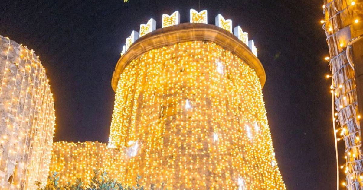 VIDEO Čarolija u Rijeci: Trsatski kaštel obasjale tisuće lampica