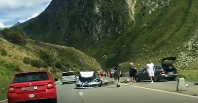 VIDEO Sudar od 3,5 milijuna eura: U Švicarskim Alpama sudarili se Bugatti i Porsche