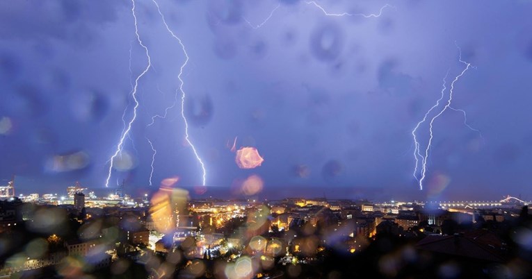 Vrijeme nestabilno, danas i sutra pljuskovi i grmljavine. Prema vikendu nova promjena