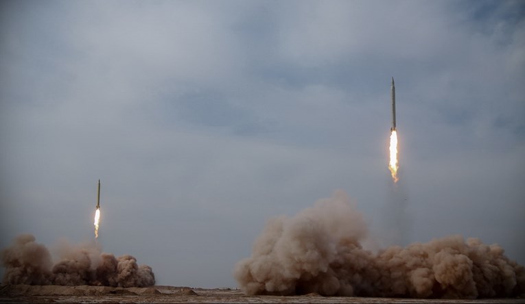 Iran na velikim vojnim vježbama testirao nove rakete