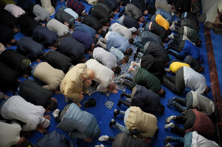 Islamska zajednica u BiH: Narod Irana je u našim mislima