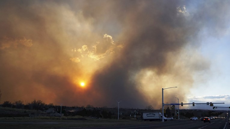 U Coloradu izbili veliki požari, evakuirano 19 tisuća ljudi