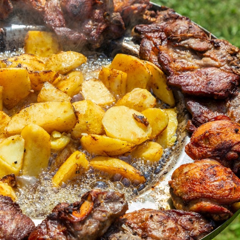 Ovo jelo Hrvati obožavaju spremati čim zatopli, a recept je pravi klasik