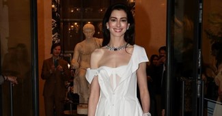 Anne Hathaway oduševila u haljini povoljnog brenda