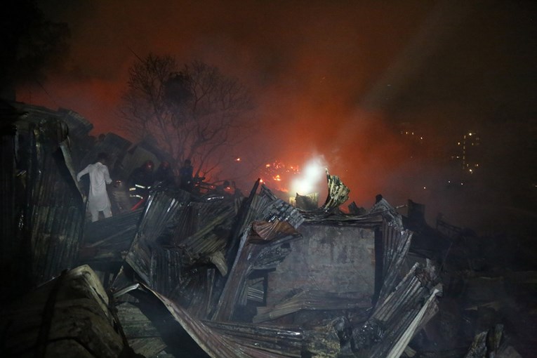 U velikom požaru u Bangladešu izgorjelo 15.000 domova