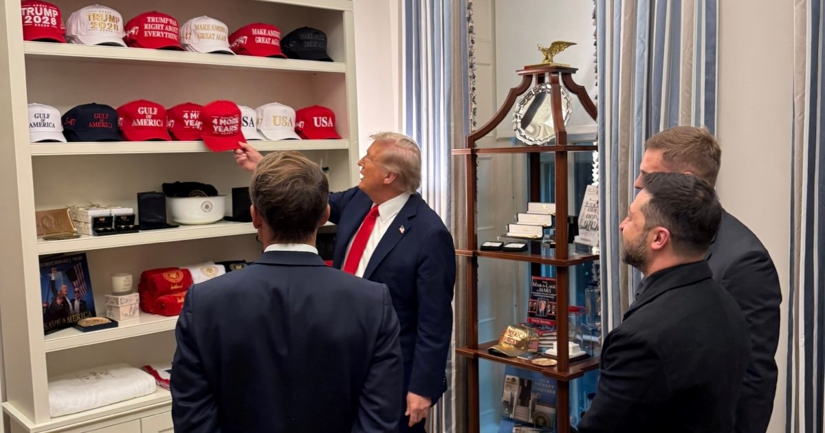 Ljudi se ne mogu načuditi koliko Trump ima MAGA kapa, krenule sprdnje