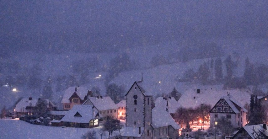 Jaki vjetrovi i snijeg uzrokovali kaos na cestama u Bavarskoj