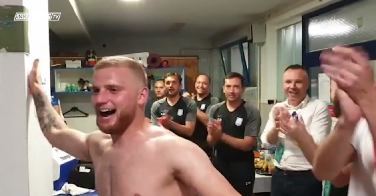 VIDEO Pogledajte ludo slavlje osječke svlačionice nakon rušenja Rijeke