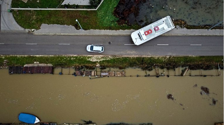 FOTO I VIDEO Pogledajte kako poplavljeni Nin izgleda iz zraka