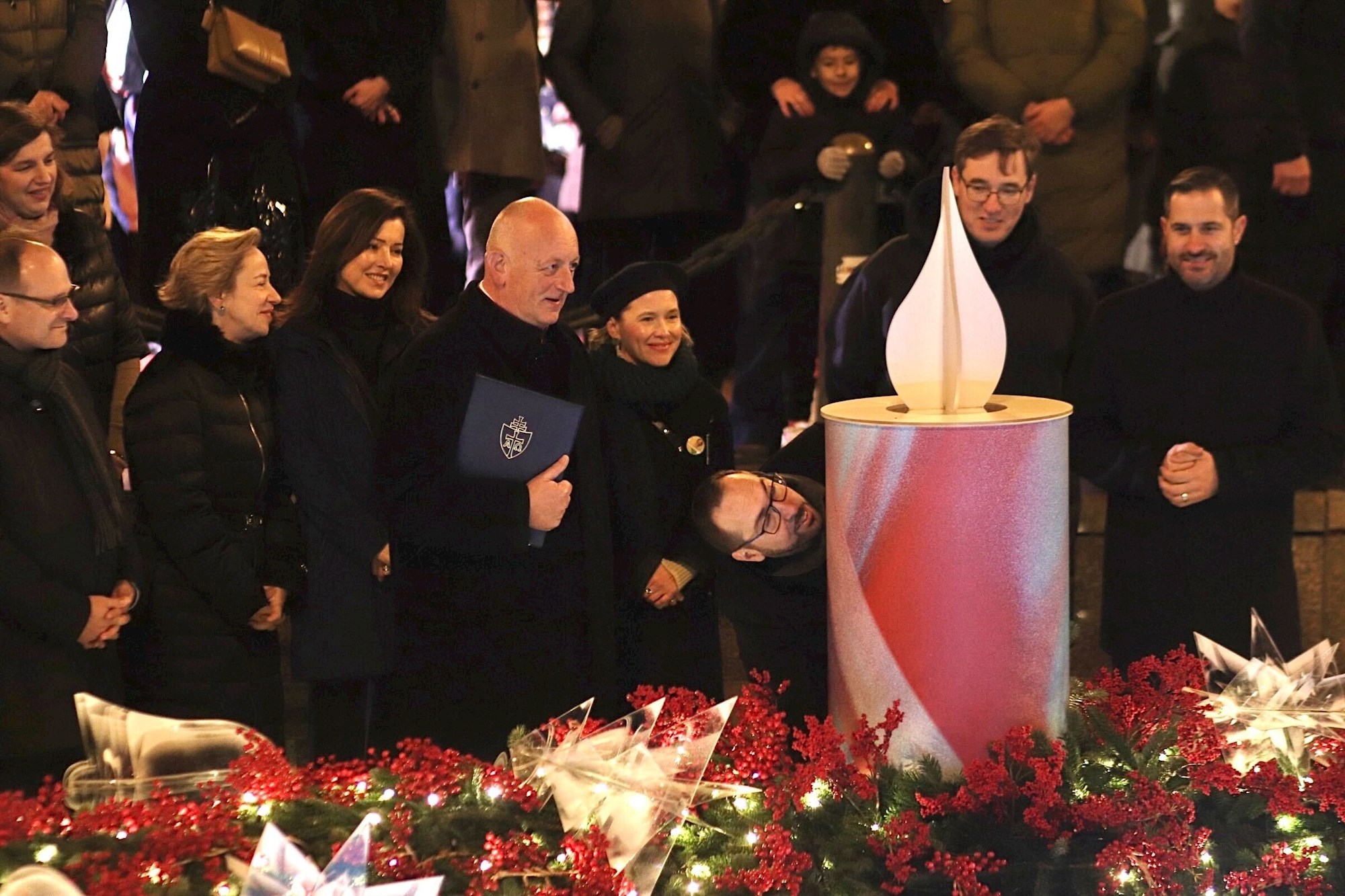 FOTO Paljenjem prve adventske svijeće počeo Advent u Zagrebu