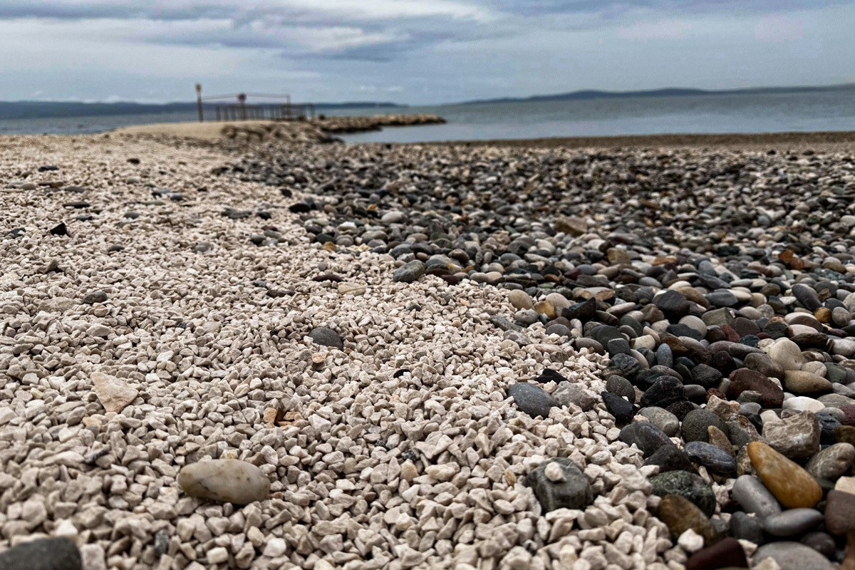 Na najskuplju splitsku plažu trebao je doći šljunak. Pogledajte čime je nasuta
