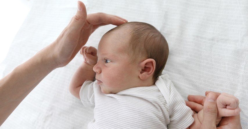 Medicinska sestra pokazala koji simptom pokazuje da beba možda ima ozbiljan problem