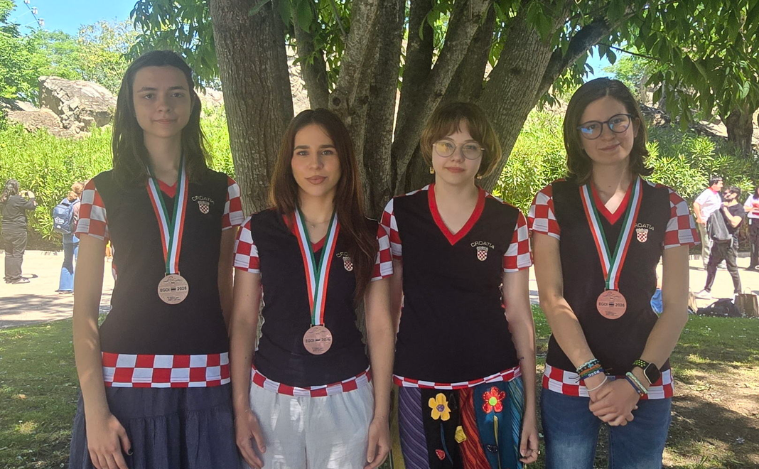 Mare Zrno Agoli, Lana Škarica, Zoe Posokhova i Ozana Margotić 
