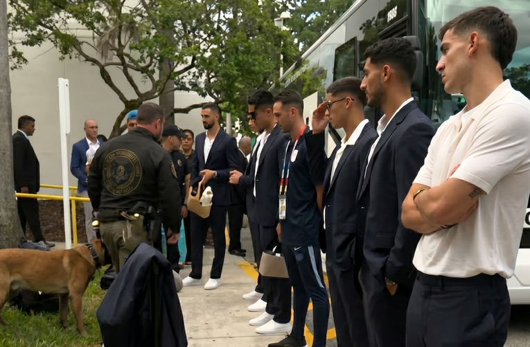Šok za Urugvaj u Miamiju. Pogledajte kako su pregledavani igrači na cesti 
