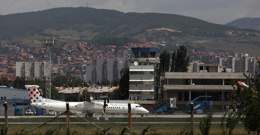 Croatia Airlines o oštećenom avionu: Ne radi se o perforaciji nastaloj metkom