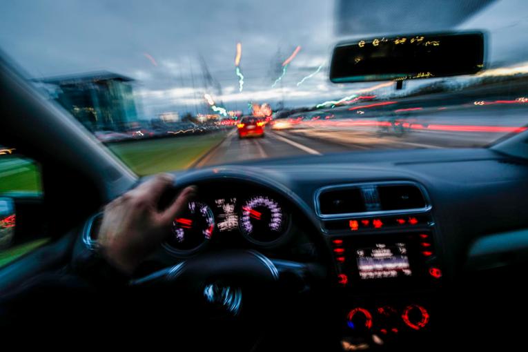 Pijan (25) autom sletio u iskop gradilišta u Zagrebu. Dobio kaznu od 2010 eura