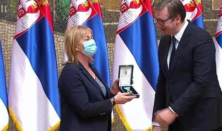 Srpski predsjednik Vučić odlikovao dogradonačelnicu Gline