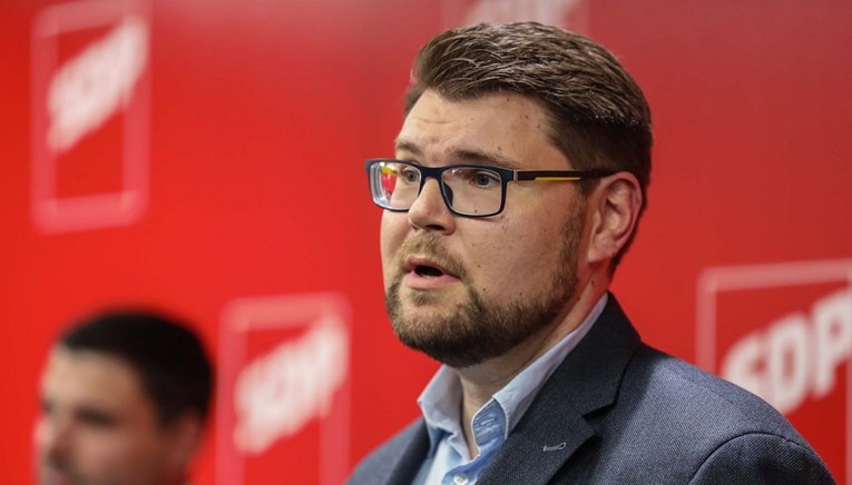 Grbin: Neprihvatljivo je svakog migranta izjednačiti s teroristom