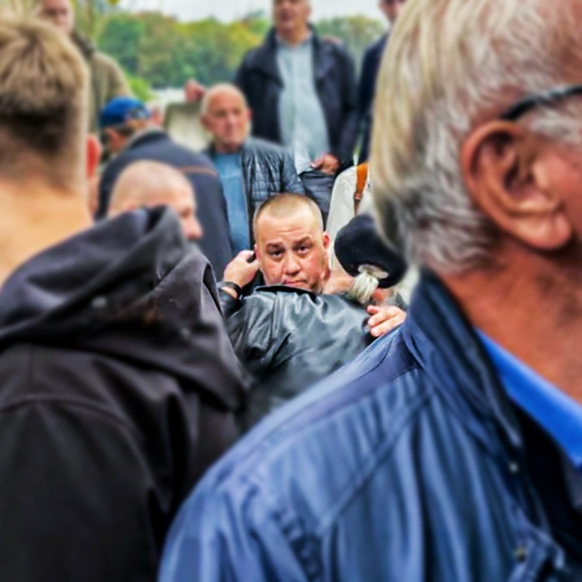 Halidovu sinu prilazili ljudi izraziti sućut, on poručio: "Neka ih, nije mi problem"