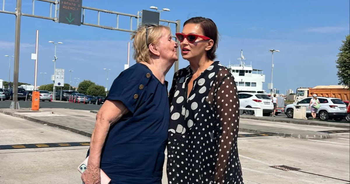 Nina Badrić objavila rijetku fotografiju s majkom Milom